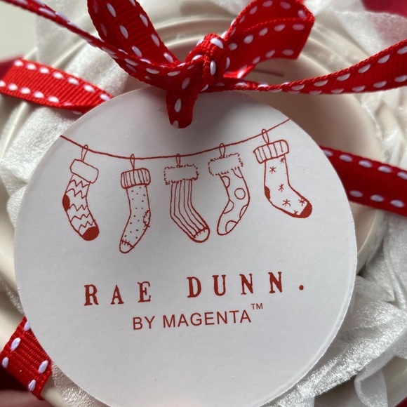 Rae Dunn Merry Christmas Measuring Cups NWT - Picture 2 of 3